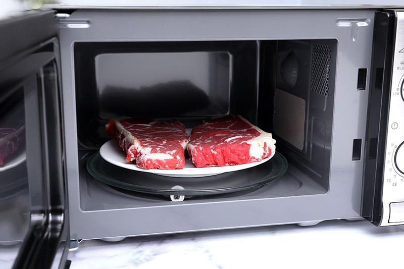 Lò vi sóng Electrolux EMM2026MX 20 lít Lò vi sóng Electrolux EMM2026MX 20 lít