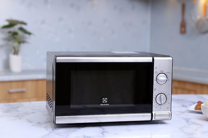 Lò vi sóng Electrolux EMM2026MX 20 lít Lò vi sóng Electrolux EMM2026MX 20 lít