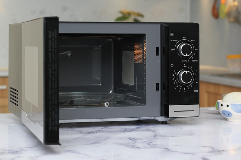 Lò vi sóng Electrolux EMM2318X 23 lít Lò vi sóng Electrolux EMM2318X 23 lít